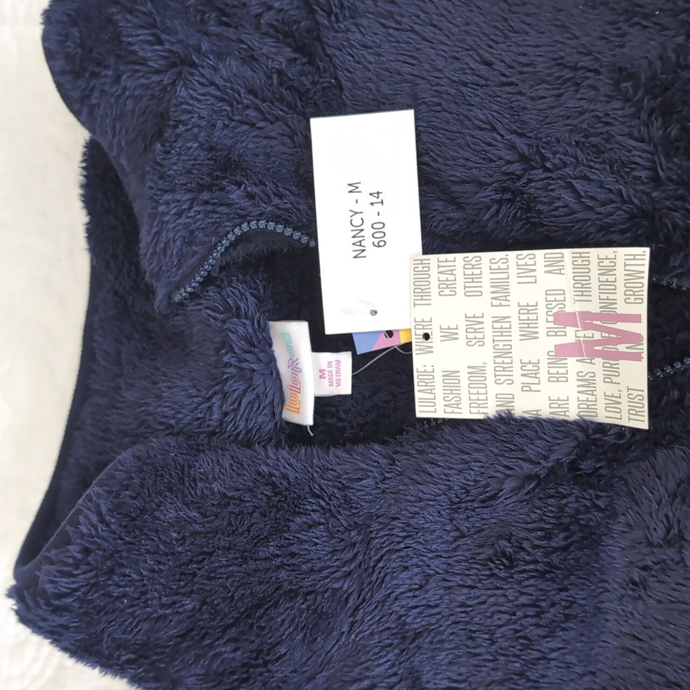 Lularoe Nancy pullover M